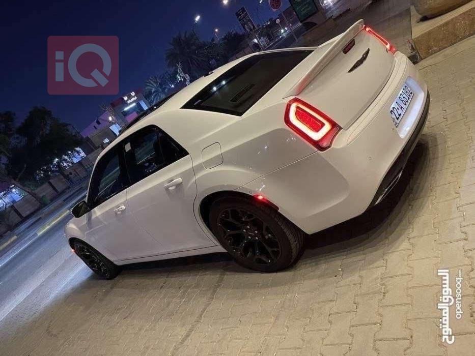 کرایسلەر 300